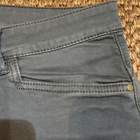 Zara Pants - Picture 3 of 8